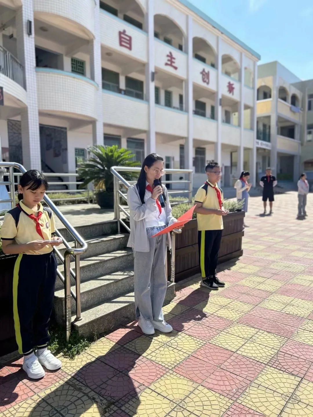 红领巾爱祖国,少年志谱华章——白奇民族小学一年级分批入队仪式 第21张