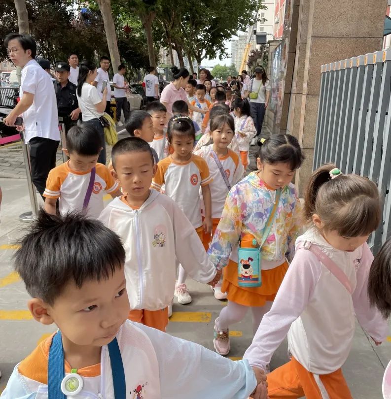 【未央学前.走进小学】走进小学 爱享成长—大班幼儿体验小学社会实践活动 第7张