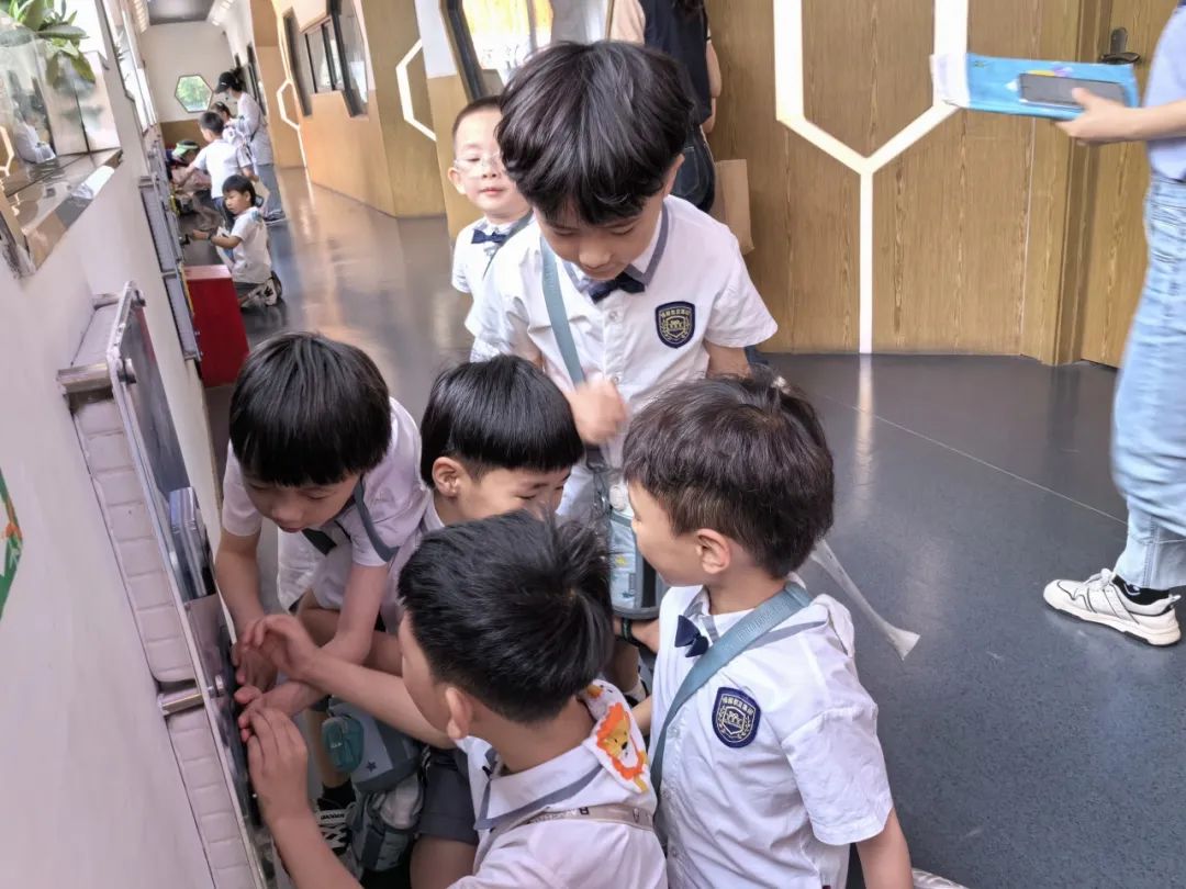 【雅趣童年】“趣”探小学,衔接有度——永嘉县博雅滨江幼儿园大班段参观小学活动 第53张