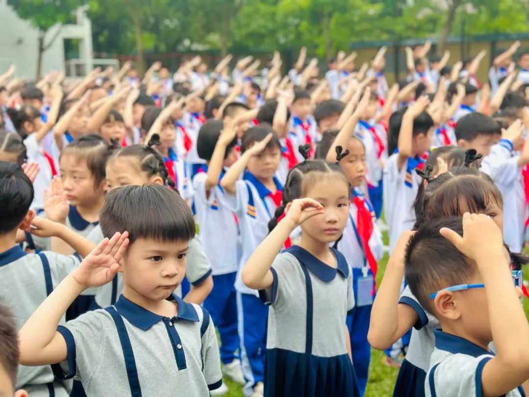 你好·少先队——西社幼儿园大班级到报国小学观礼少先队员入队仪式! 第35张