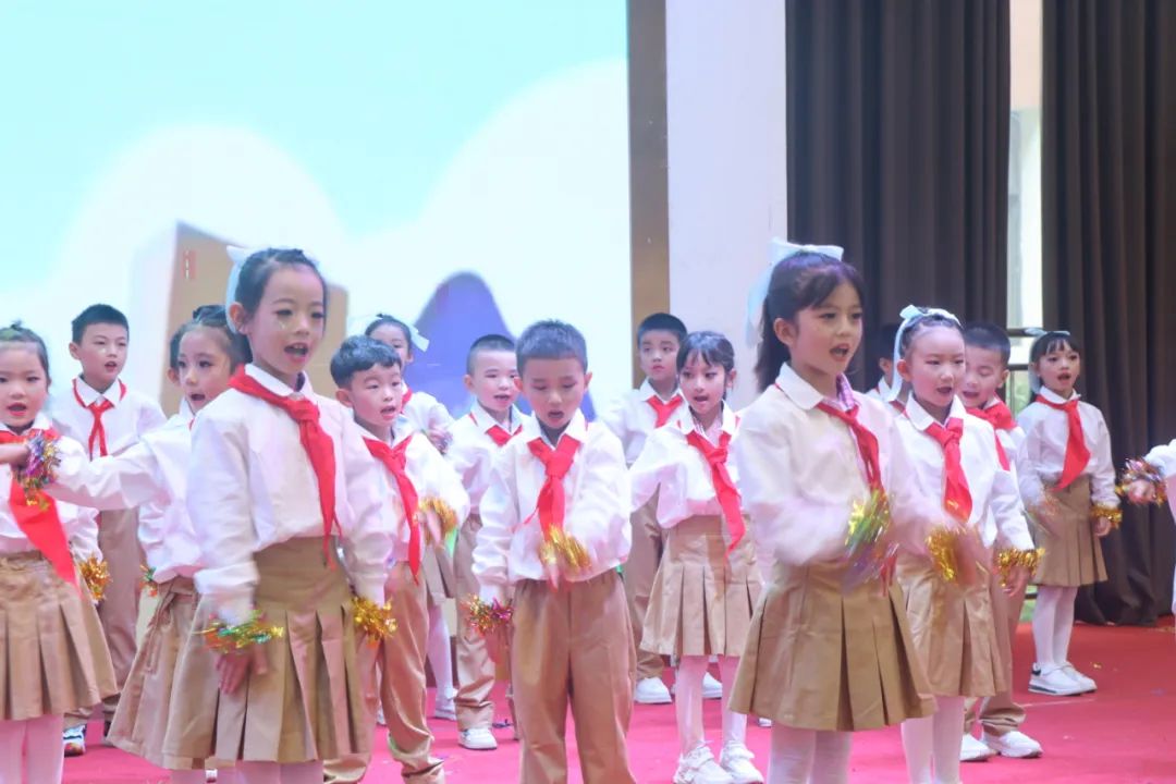 童心飞扬  梦想起航——曲靖经开区朝阳小学“六一”文艺汇演一年级专场 第80张