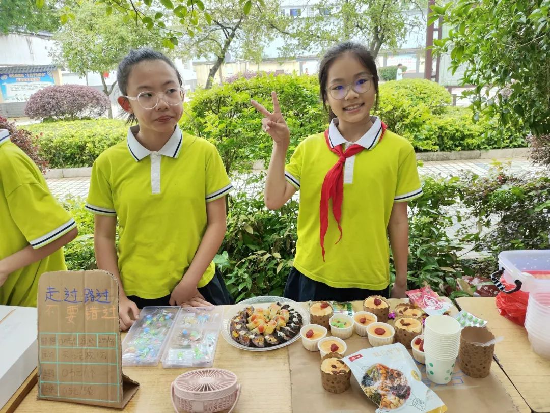 【凯风小学•德育】公平小市场 快乐伴成长——桂林市凯风小学开展庆“六一”商品交易会 第15张