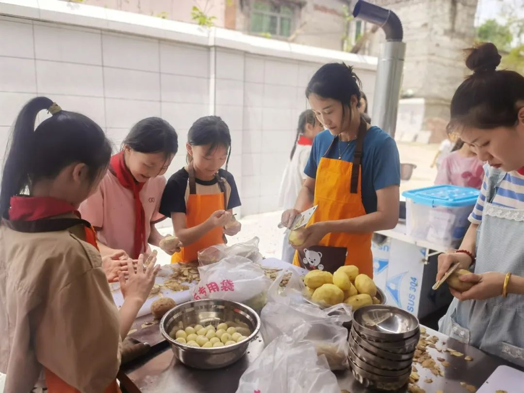 【鸣响 • 实践】崇平小学劳动实践课程“呦呦乐厨”之“烹”出精彩(五) 第23张