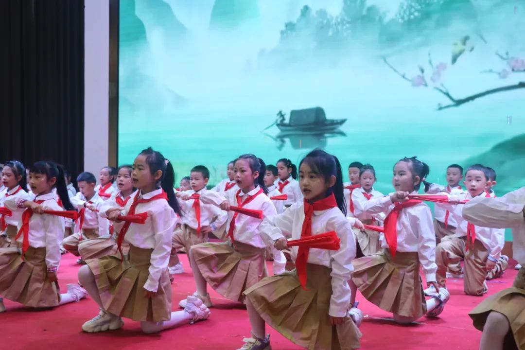 童心飞扬  梦想起航——曲靖经开区朝阳小学“六一”文艺汇演一年级专场 第56张