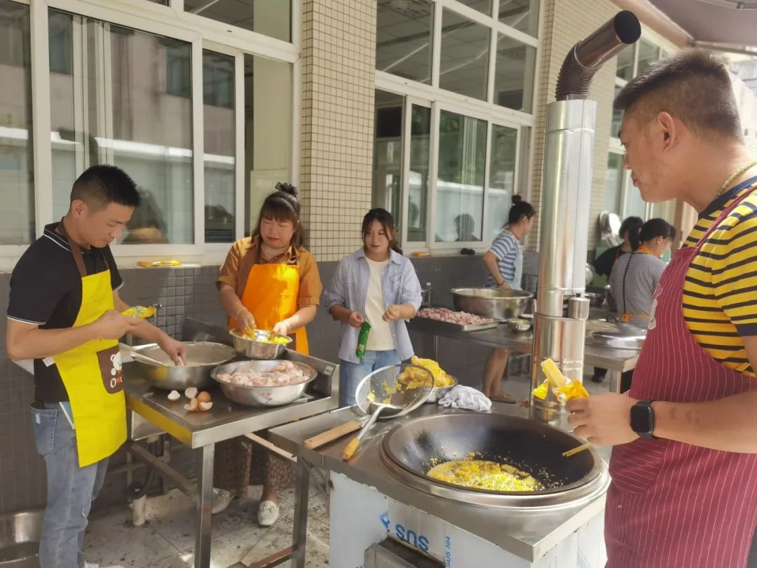 【鸣响 • 实践】崇平小学劳动实践课程“呦呦乐厨”之“烹”出精彩(五) 第9张