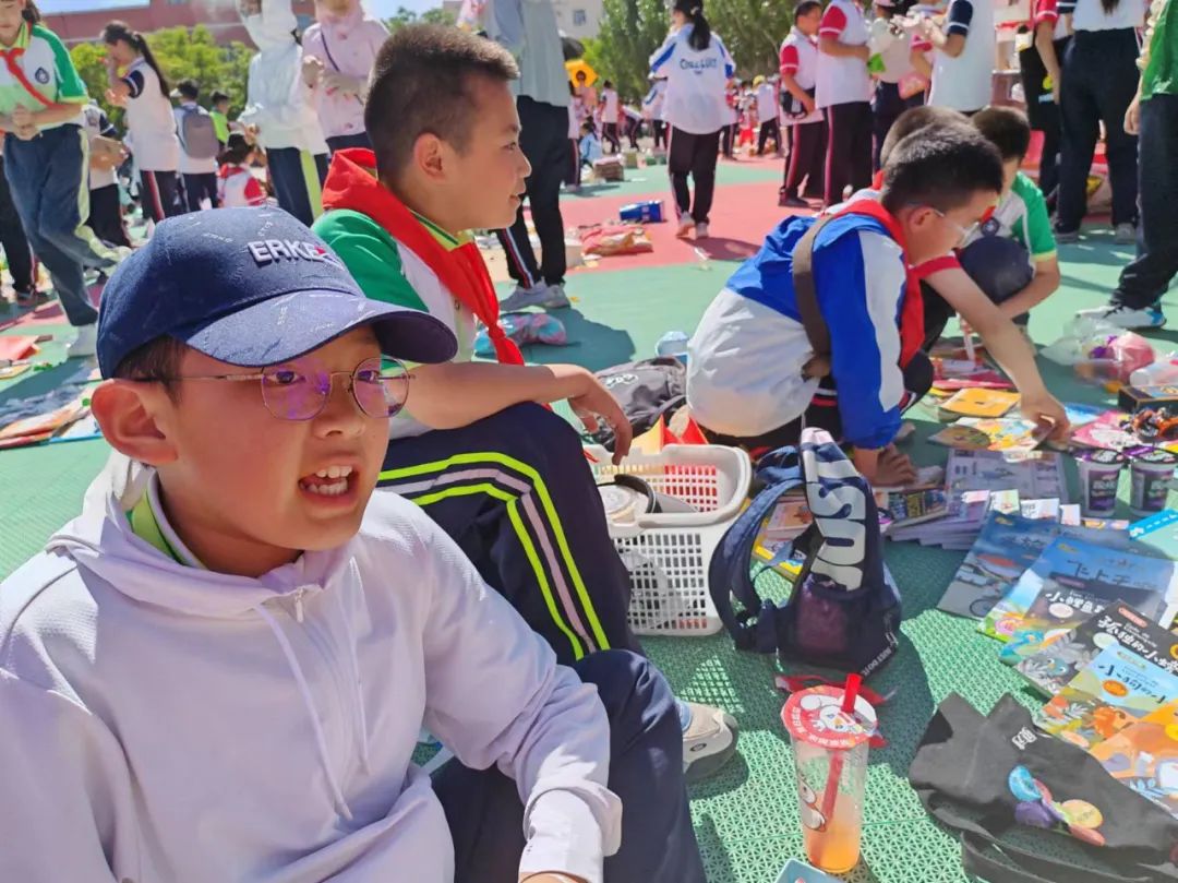 阿拉善左旗第二实验小学 “红领巾 爱祖国”六一儿童节系列活动——— 跳蚤市场&美食嘉年华 第17张