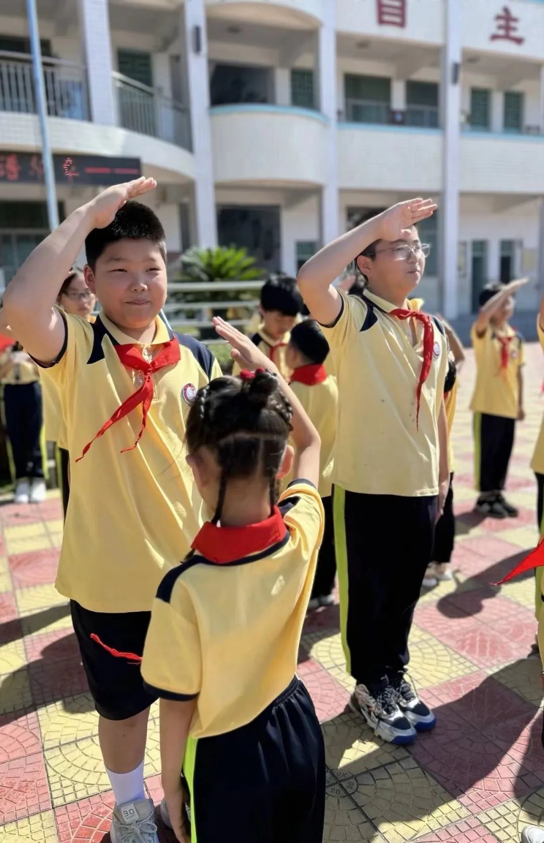 红领巾爱祖国,少年志谱华章——白奇民族小学一年级分批入队仪式 第32张