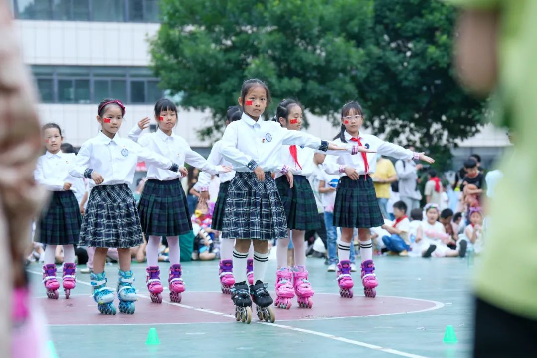 瞧,谁家的小学六一儿童节这样过!——郑州中学第四附属小学第三届爱心义卖暨社团展演活动 第71张