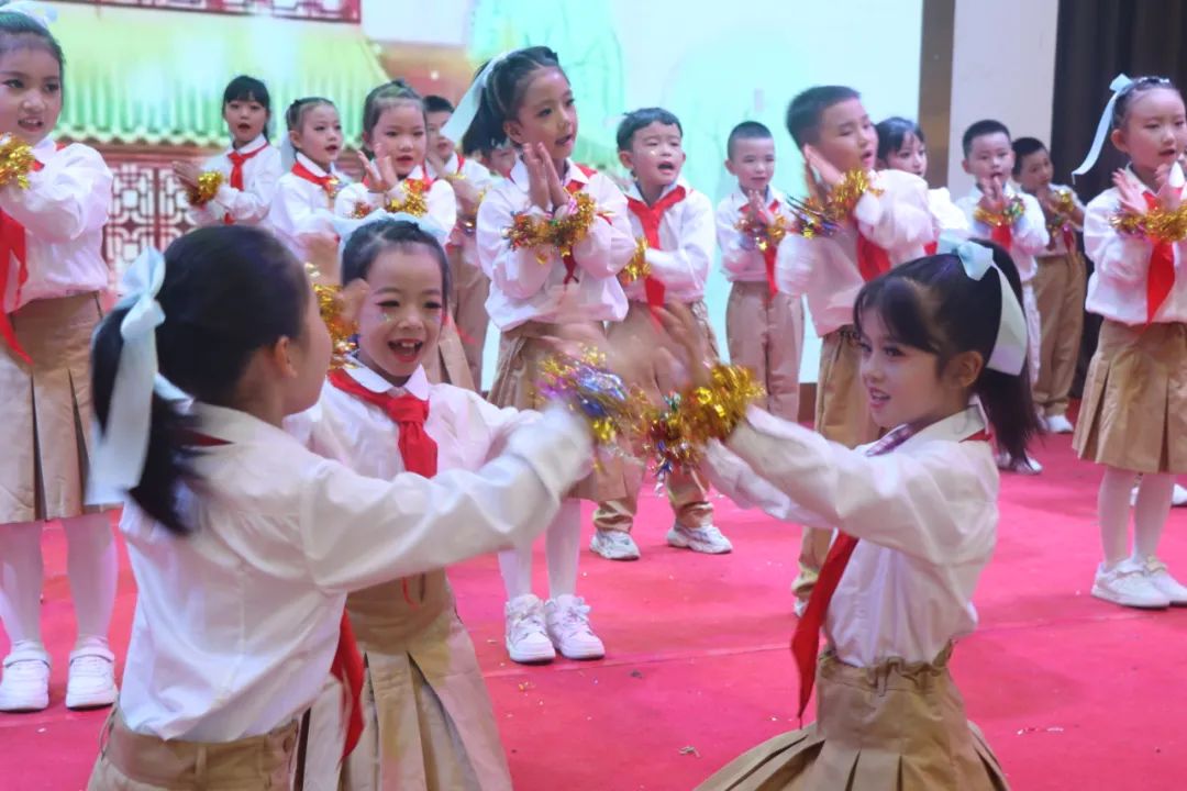 童心飞扬  梦想起航——曲靖经开区朝阳小学“六一”文艺汇演一年级专场 第84张