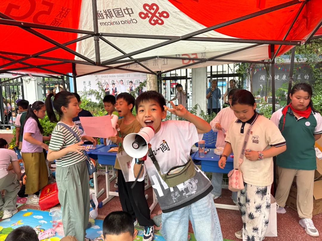 瞧,谁家的小学六一儿童节这样过!——郑州中学第四附属小学第三届爱心义卖暨社团展演活动 第49张