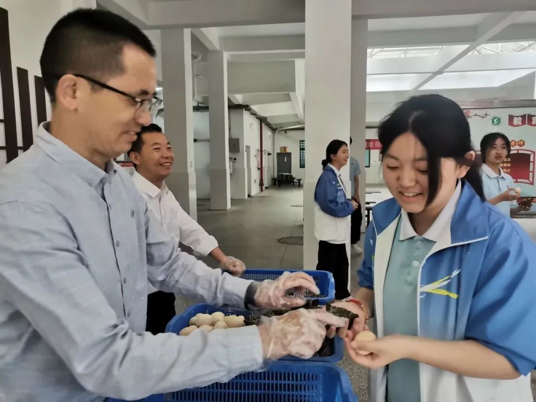 端午遇见高考  祝你一举高“粽” ——襄阳市第三十六中学开展赠送粽子助力高考活动 第9张