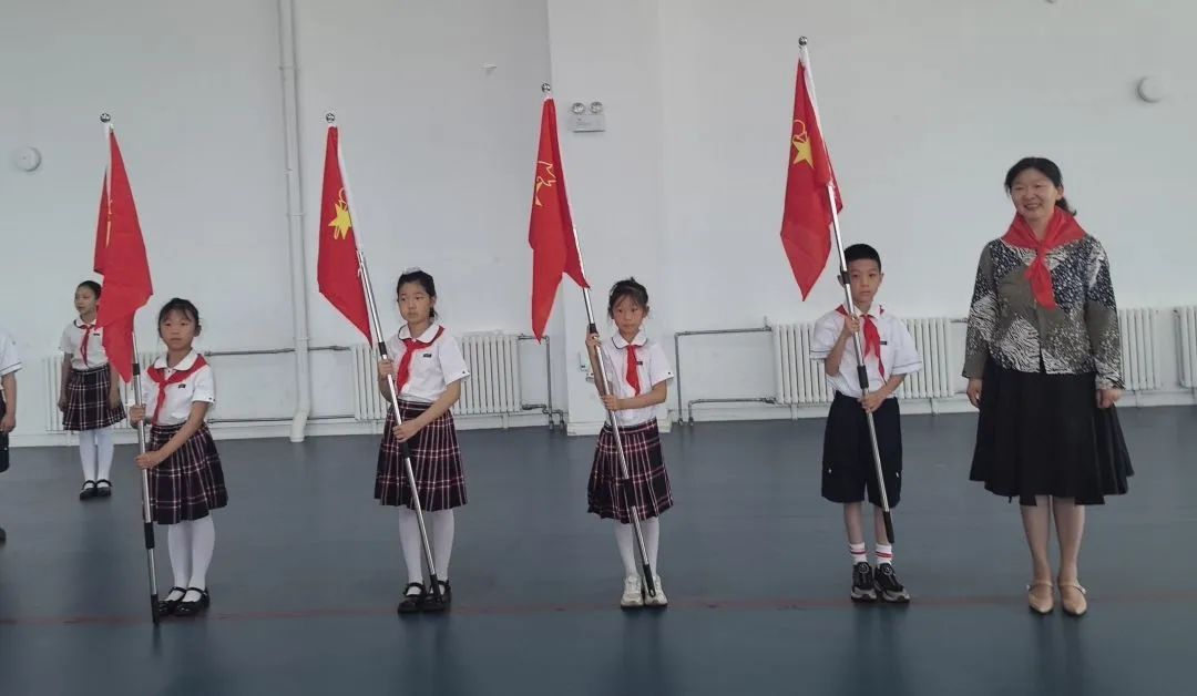 【筑梦熙华·入队仪式】济南市历下区熙华小学”红领巾爱祖国——争做新时代好少年”一年级入队仪式 第62张