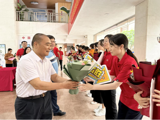 中考倒计时30天!加油!|伦教街道党工委办事处关爱慰问九年级教师 第7张