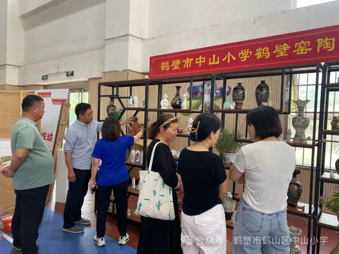 鹤壁市鹤山区中山小学迎春老年学院鹤壁窑参加市第二十二届中小学生艺术节学生艺术实践工作坊展演 第4张