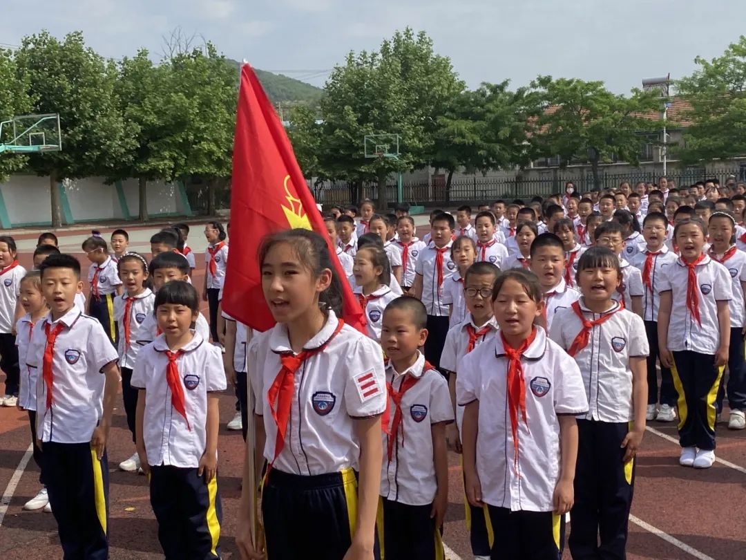 三十里堡小学(一小校区)“童心筑梦  共绘未来”主题大队会暨庆六一百米共绘活动 第8张