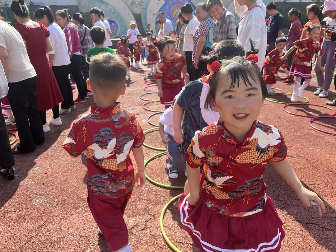 “童趣六一 欢乐同行”汝溪小学幼儿园2024年庆“六一”文艺展演暨向日葵亲子活动 第34张