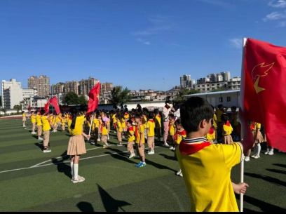 红领巾爱祖国——景德镇市第五小学少先队新队员入队仪式 第11张