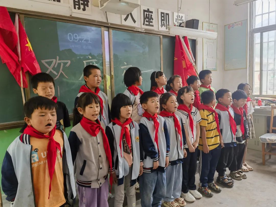 【红领巾爱祖国】2024年平邑县英光小学少先队庆“六一”暨分批入队仪式 第3张