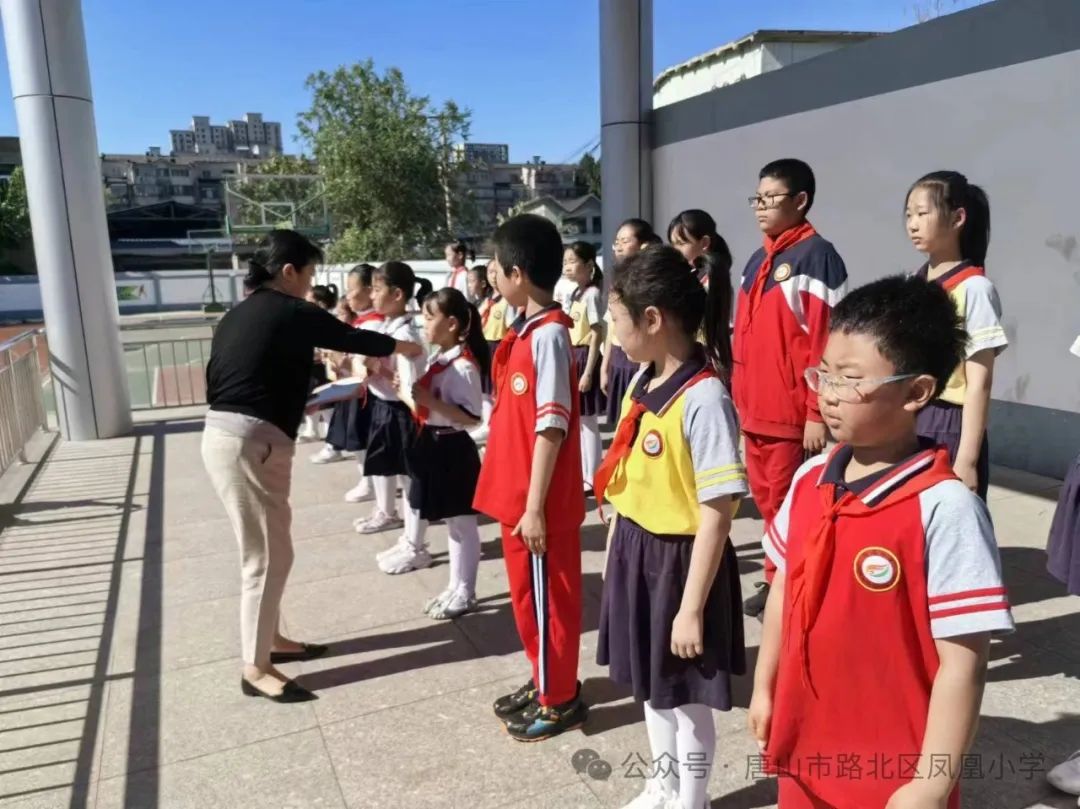 【凤凰于鸣】凤凰小学“红心寄歌咏 童声向未来”庆六一文艺汇演 第22张