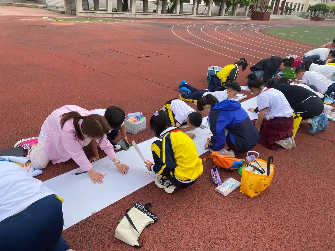 三十里堡小学(一小校区)“童心筑梦  共绘未来”主题大队会暨庆六一百米共绘活动 第56张