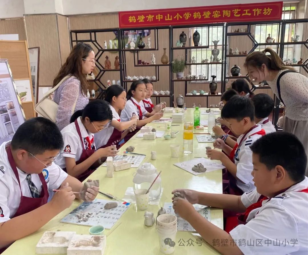 鹤壁市鹤山区中山小学迎春老年学院鹤壁窑参加市第二十二届中小学生艺术节学生艺术实践工作坊展演 第6张