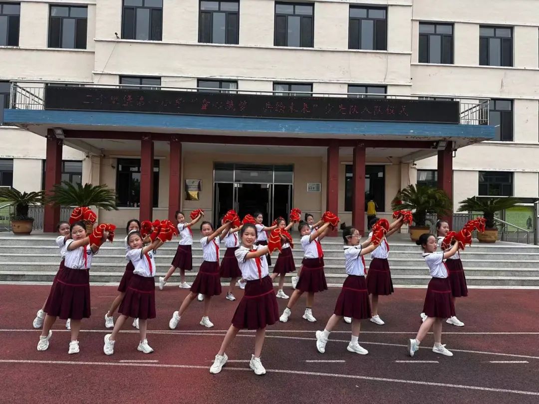 三十里堡小学(一小校区)“童心筑梦  共绘未来”主题大队会暨庆六一百米共绘活动 第36张