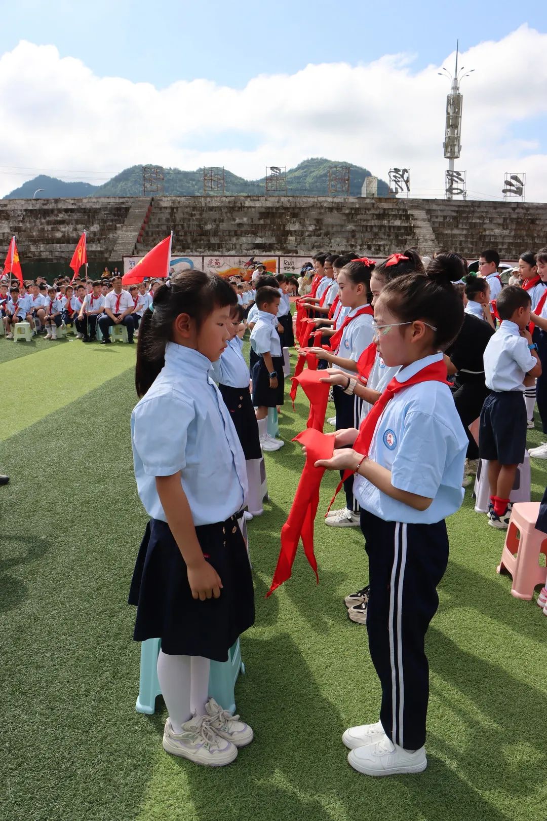 铜仁市第二十小学(学院附小)“红领巾爱祖国”新队员入队暨“六一”文艺汇演主题活动 第40张