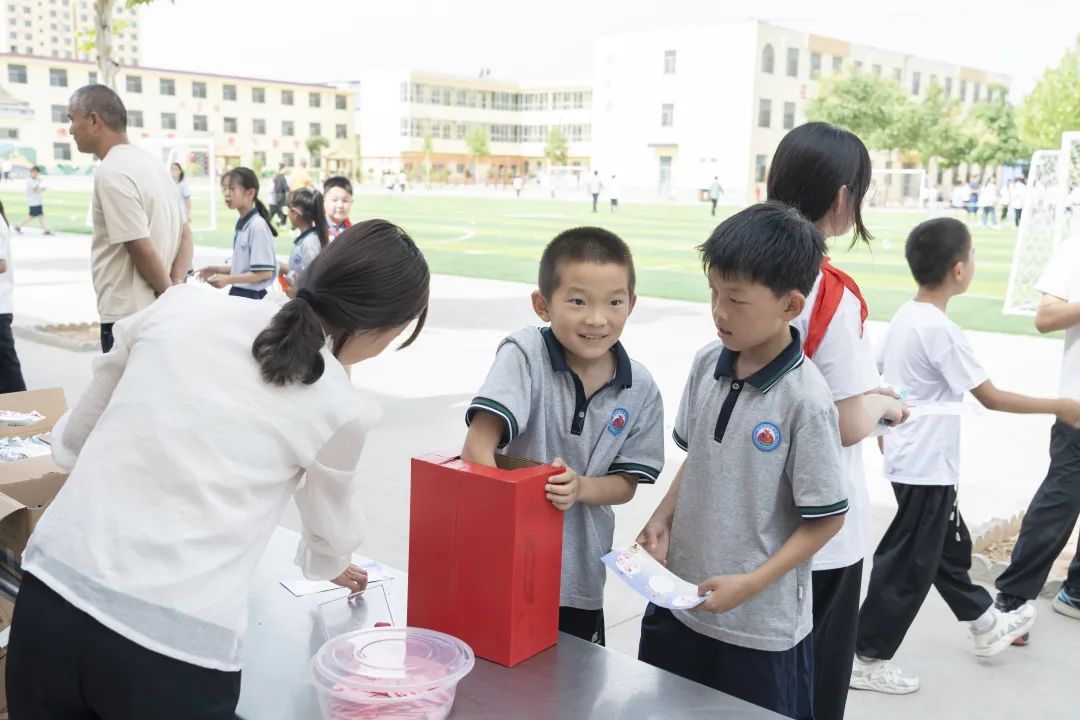 红领巾爱祖国 萌娃闯关过六一——临晋小学“庆六一”主题汇演暨综合实践活动纪实 第94张