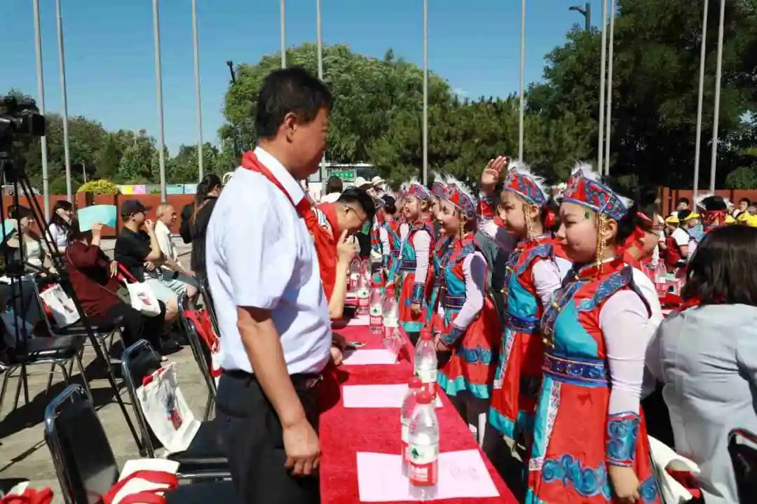 七彩童年 天天向上 | 宋庄镇中心小学校园艺术节在上上国际美术馆开幕 第17张