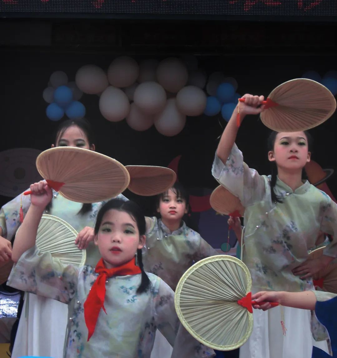 童心飞扬,梦想起航——利溪小学2024年六一表彰暨文艺汇演 第24张