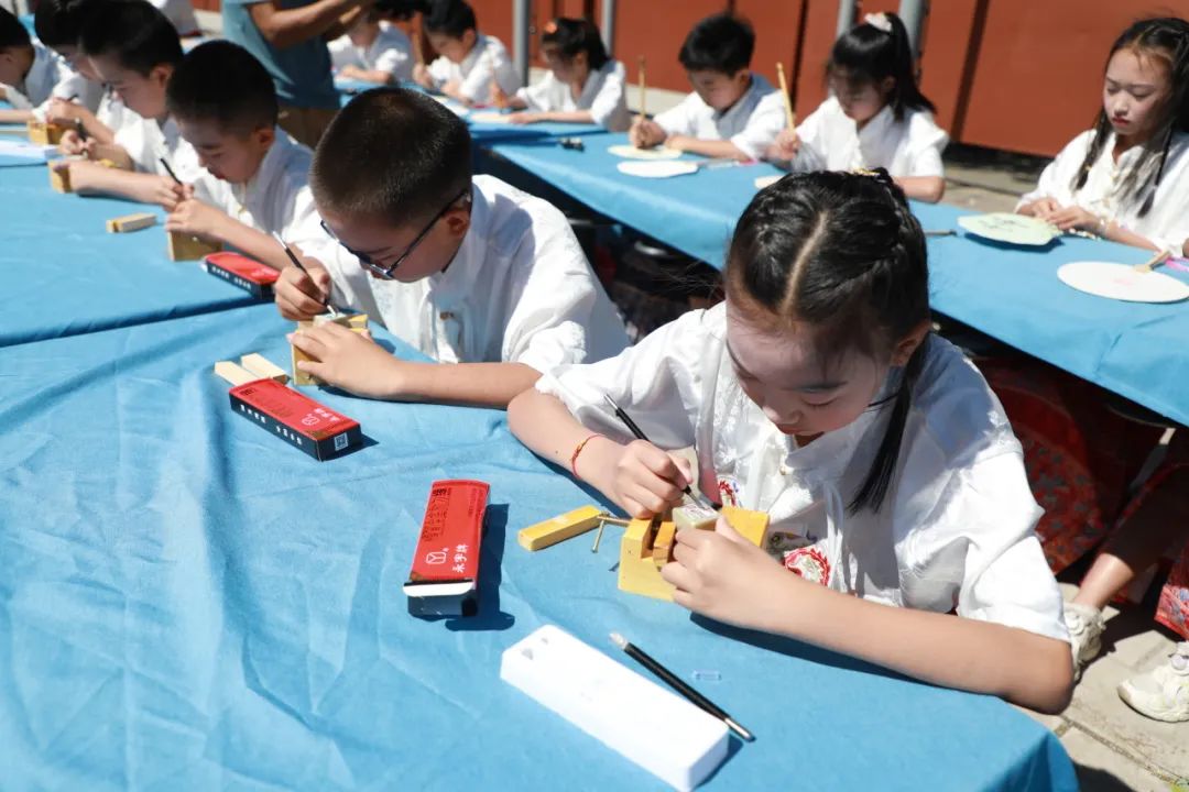 七彩童年 天天向上 | 宋庄镇中心小学校园艺术节在上上国际美术馆开幕 第28张