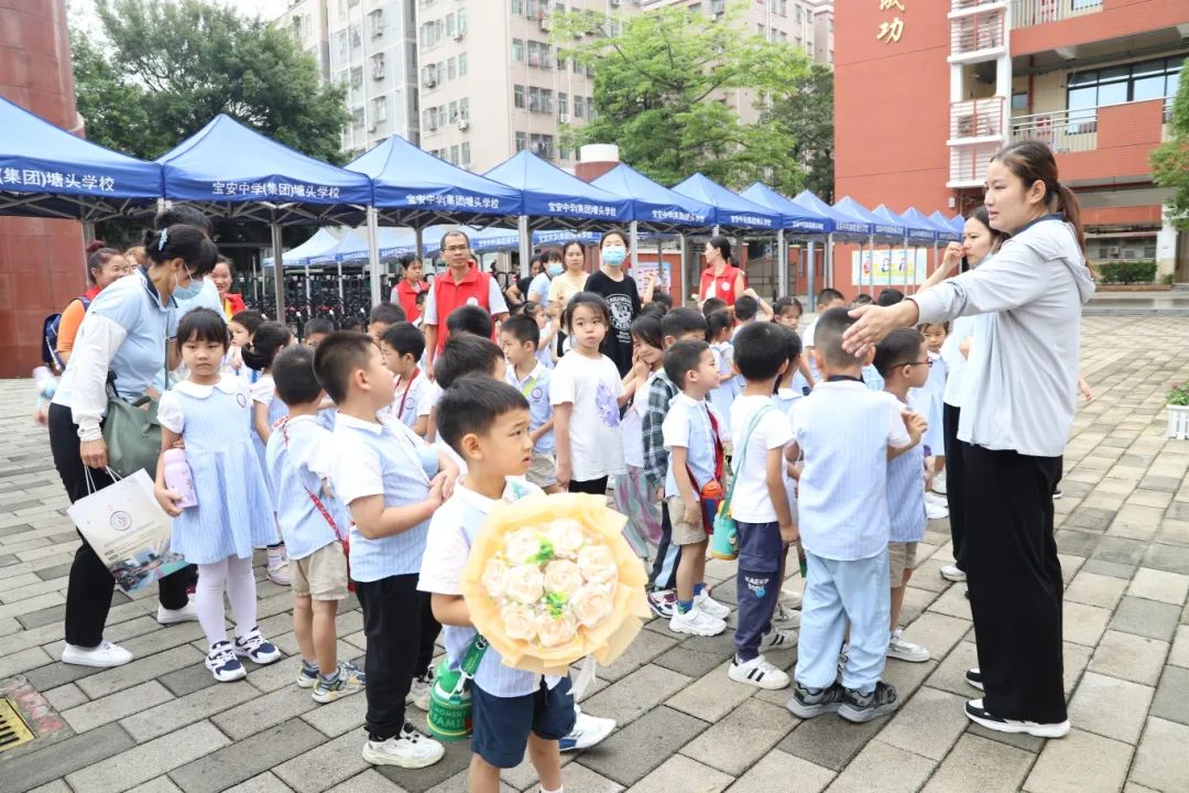 你好 小学!——石岩应人石第二幼儿园参观小学活动 第19张