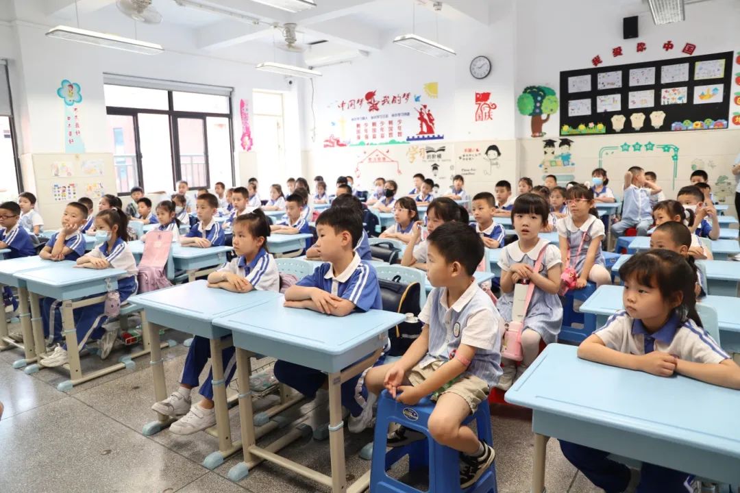 你好 小学!——石岩应人石第二幼儿园参观小学活动 第23张