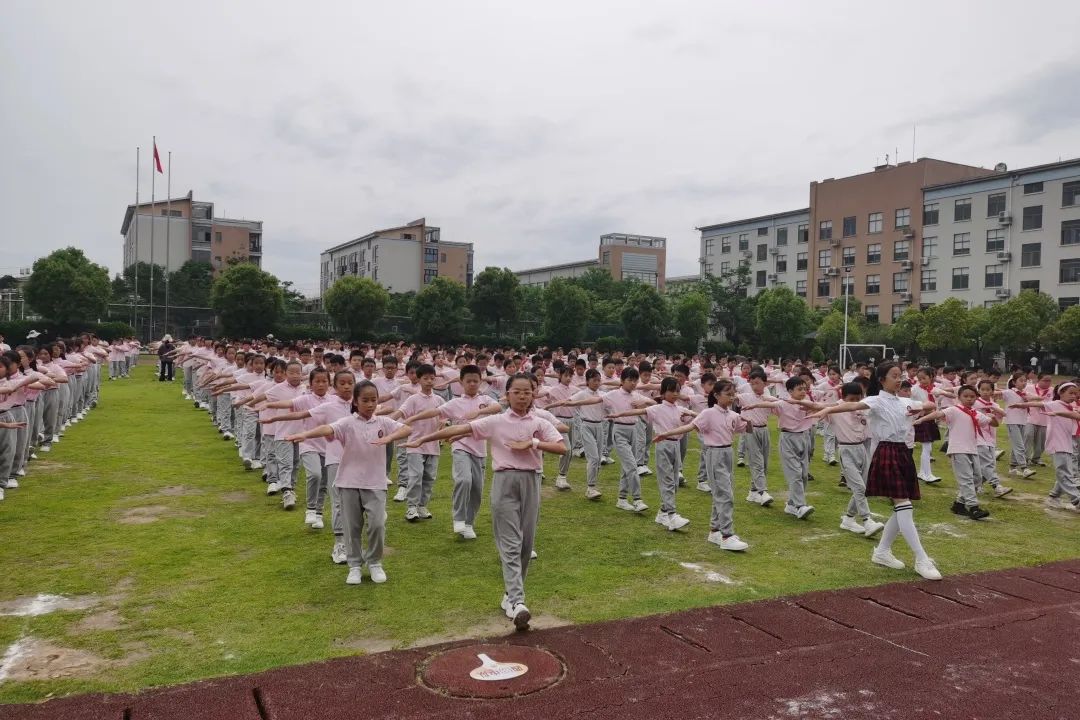 义亭小学举行2024年春季田径运动会 第19张