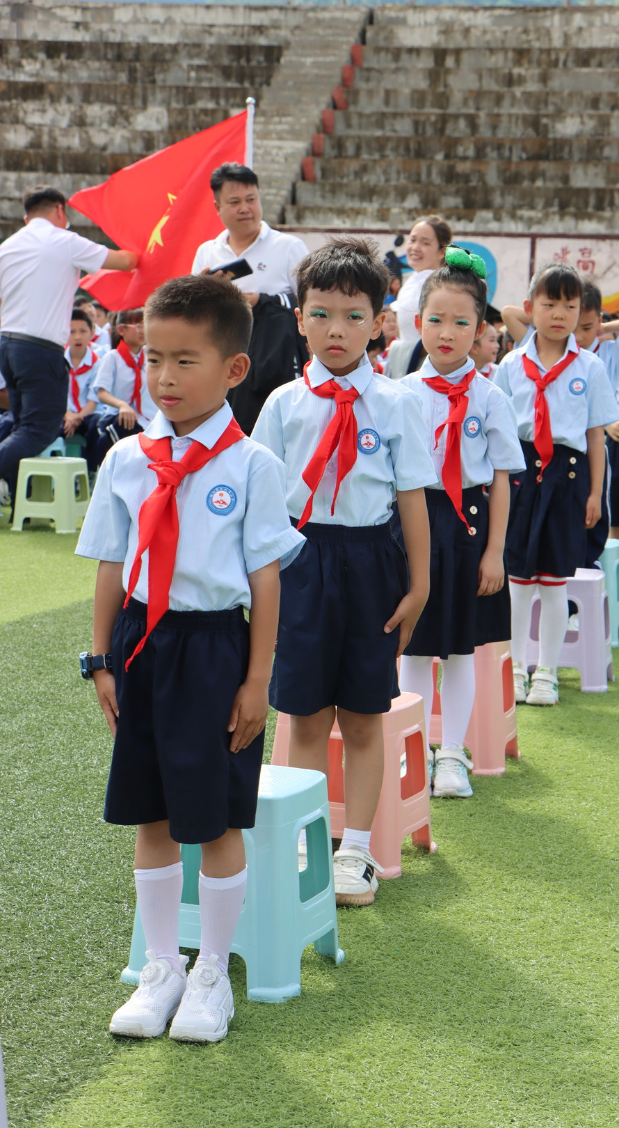 铜仁市第二十小学(学院附小)“红领巾爱祖国”新队员入队暨“六一”文艺汇演主题活动 第36张