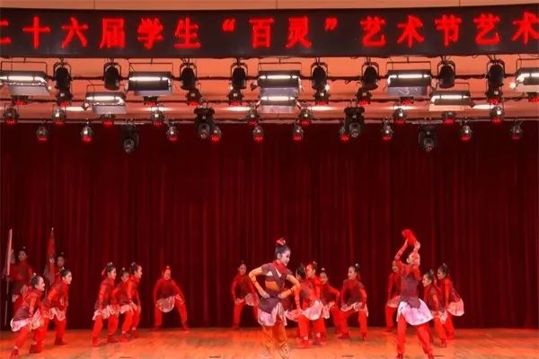 【艺体视界】华侨城小学举行“童心同趣 乐享未来”庆六一文艺汇演 第6张