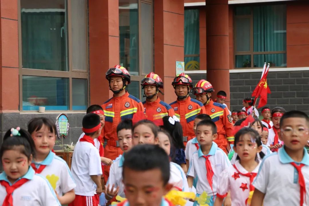 【儿童节】红领巾爱祖国——白银区工农路小学举行“六一”合唱比赛 第11张