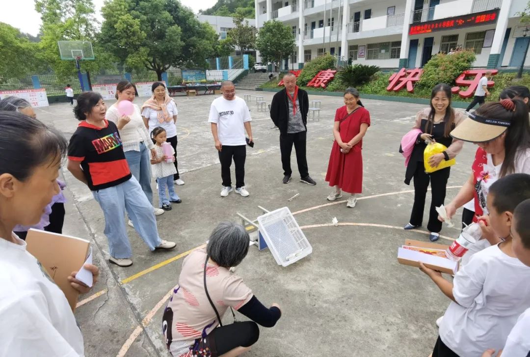 “这一刻,我很快乐”——陈家岭小学庆“六·一”活动掠影 第59张