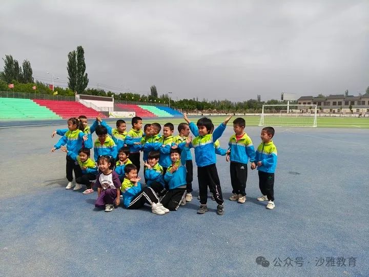 参观小学初体验  幼小衔接零距离——沙雅县海楼镇中心幼儿园组织大班幼儿走进沙雅县海楼镇中心校开启参观小学之旅 第3张