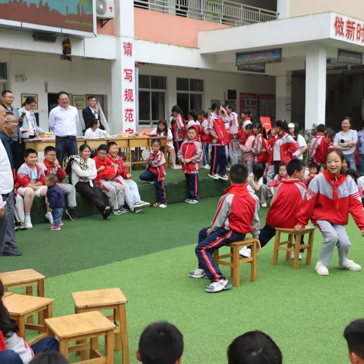 【校园动态】道坪谷龙小学“暖童心护成长 携手'黔'行”主题庆“六·一”文艺汇演 第48张