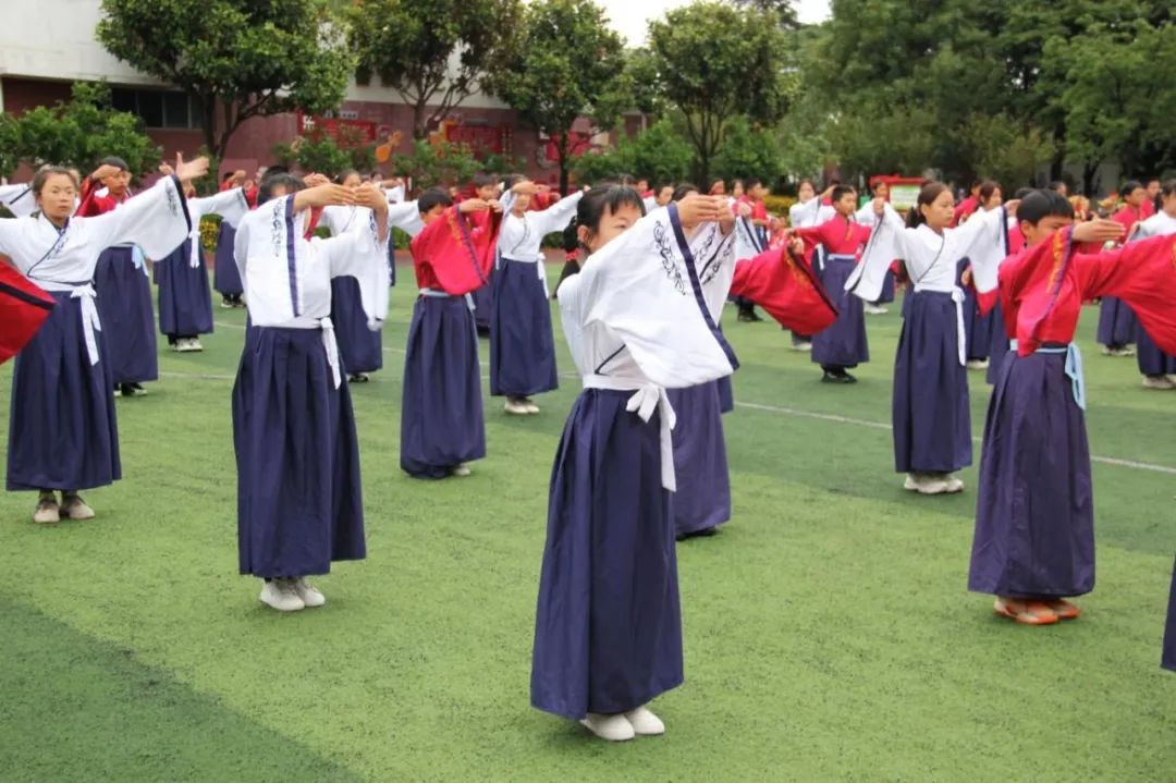 【校园动态】昆明市呈贡区第五小学二零二四年毕业典礼暨甲辰龙年成童礼 第10张