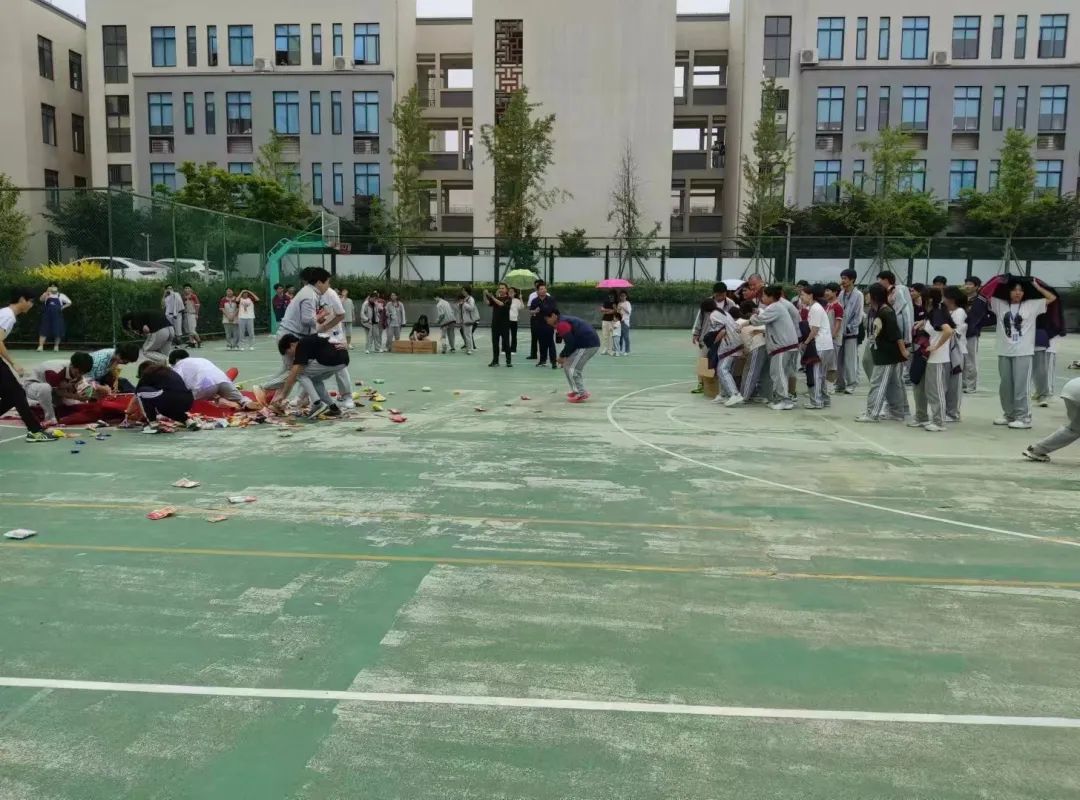 味蕾尽欢抢零食 奔赴中考释压力——浙师大附中开展初三学子抢零食趣味减压活动 第19张