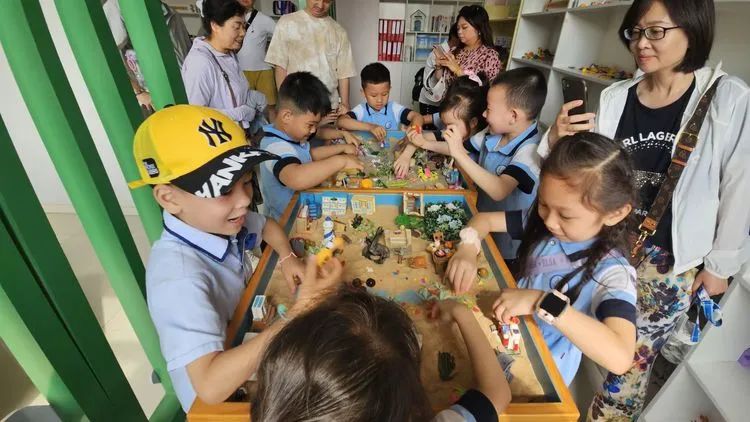 走进小学 体验成长——西安市第三保育院组织大班幼儿参观洒金桥小学 第4张