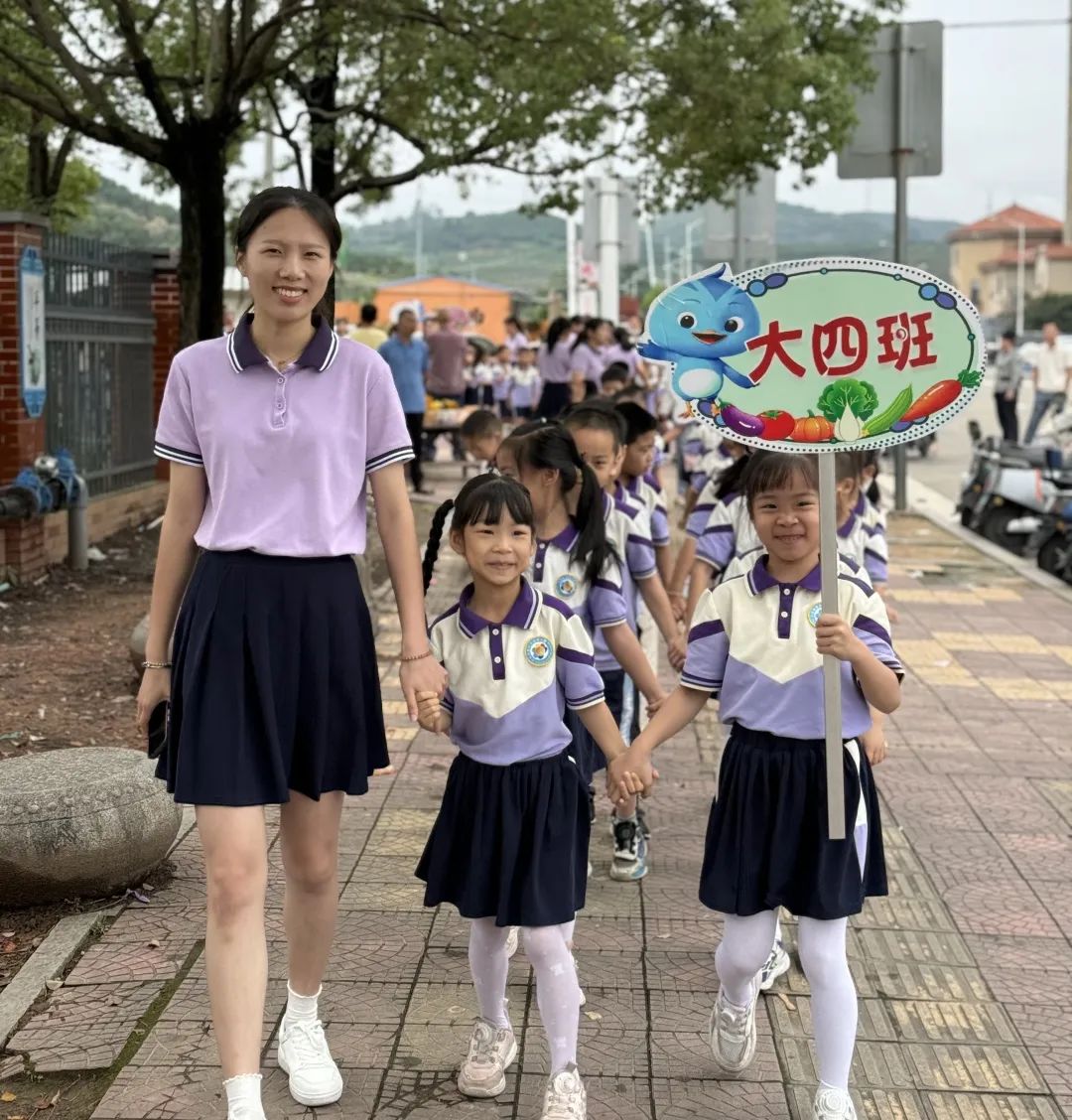 【学前教育宣传月】赴成长之约,启小学之旅——平和县第四实验幼儿园大班参观小学活动 第23张