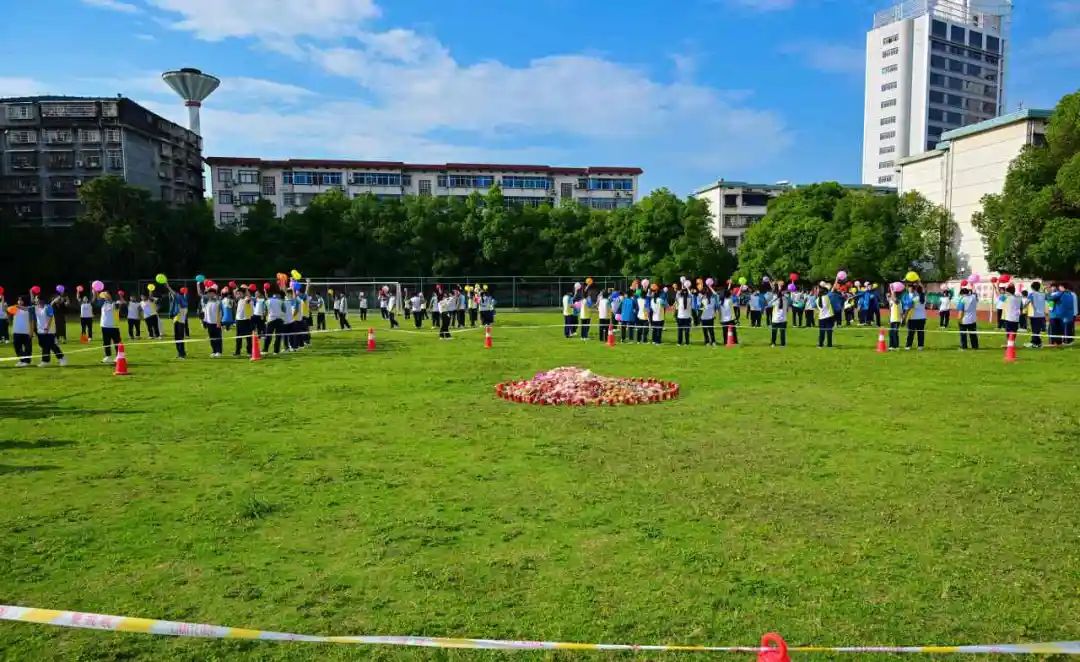 【清廉学校】减压赋能 乐赢中考——怀化市第二中举行中考考前减压活动 第24张