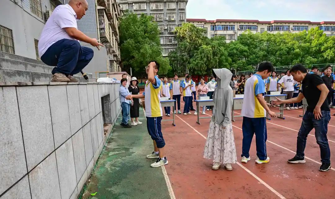 【清廉学校】减压赋能 乐赢中考——怀化市第二中举行中考考前减压活动 第20张