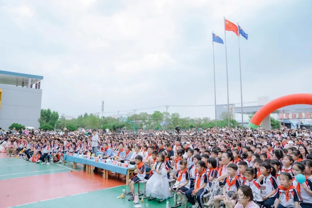 临沂童星实验小学举行庆“六一”文艺汇演 第3张