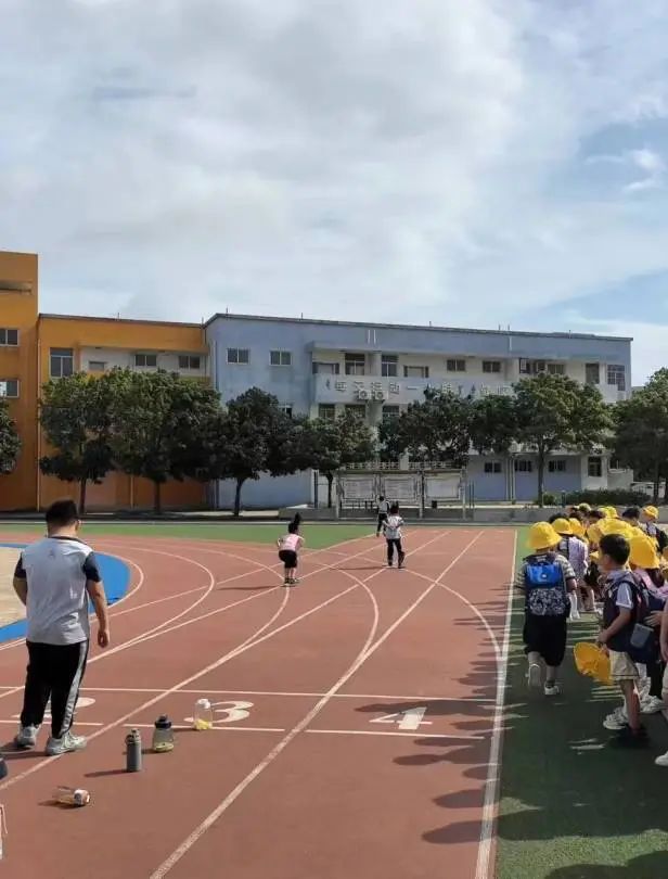 【幼小衔接】“趣”见小学,“幼”见美好——漳浦县六鳌第二中心幼儿园大班参观小学活动 第87张