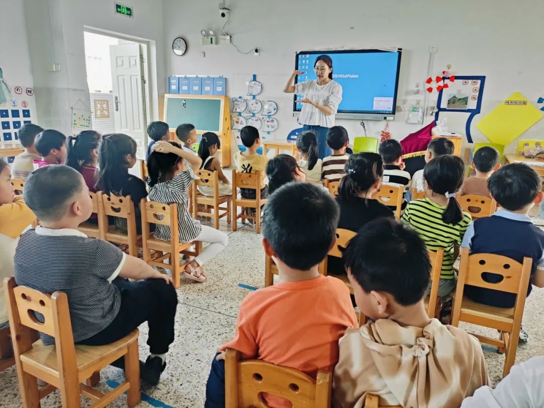 【幼小衔接】“趣”见小学,“幼”见美好——漳浦县六鳌第二中心幼儿园大班参观小学活动 第29张