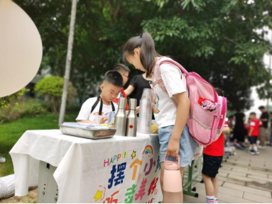 童心童趣 “蚁”探究竟——绵阳市塘汛小学举行小蚂蚁嘉年华之一年级蚂蚁集市 第4张